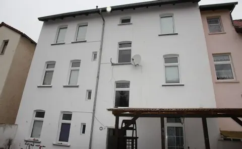 Mehrfamilienhaus mit Sanierungsbedarf