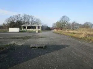 Grundstück mit Biogasanlage (Genehmigung widerrufen)