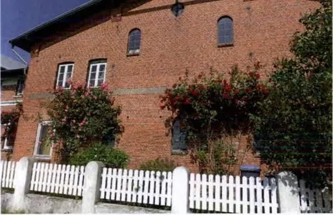 Wohnhaus mit Wirtschaftsgebäude in Kaisborstel