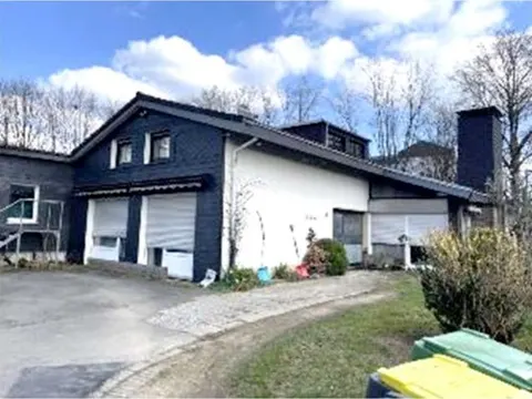 Einfamilienhaus mit Einliegerwohnung