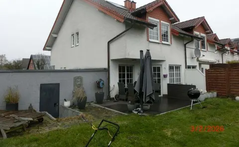 Doppelhaushälfte mit Garage