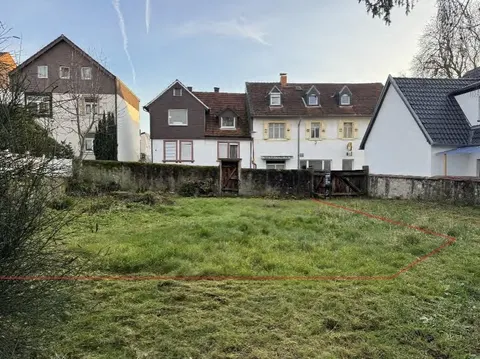 Grundstück mit Wohn- und Wirtschaftsgebäude