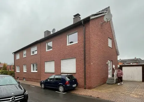 Doppelhaushälfte mit Garage und Gartenhaus