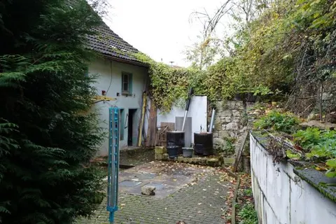 Wohnhaus mit Anbau