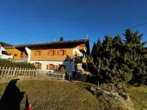 Bauernhof mit mehreren Landwirtschaftsflächen