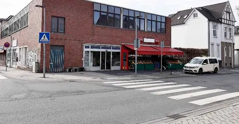 Büro-Geschäftshaus mit Tiefgarage