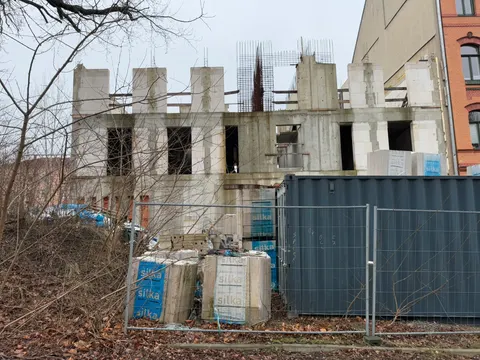 Begonnener Rohbau Mehrfamilienhaus (5 WE)