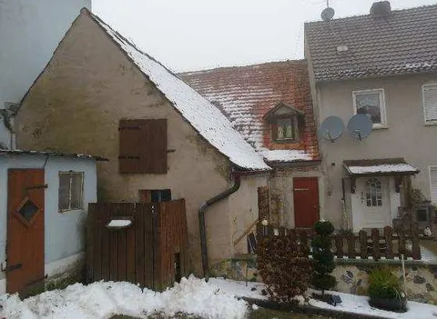 Landwirtschaftliche Hofstelle mit zwei Wohngebäuden