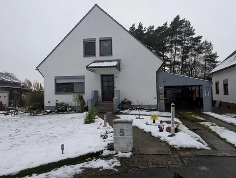 Zweifamilienhaus mit Einliegerwohnung