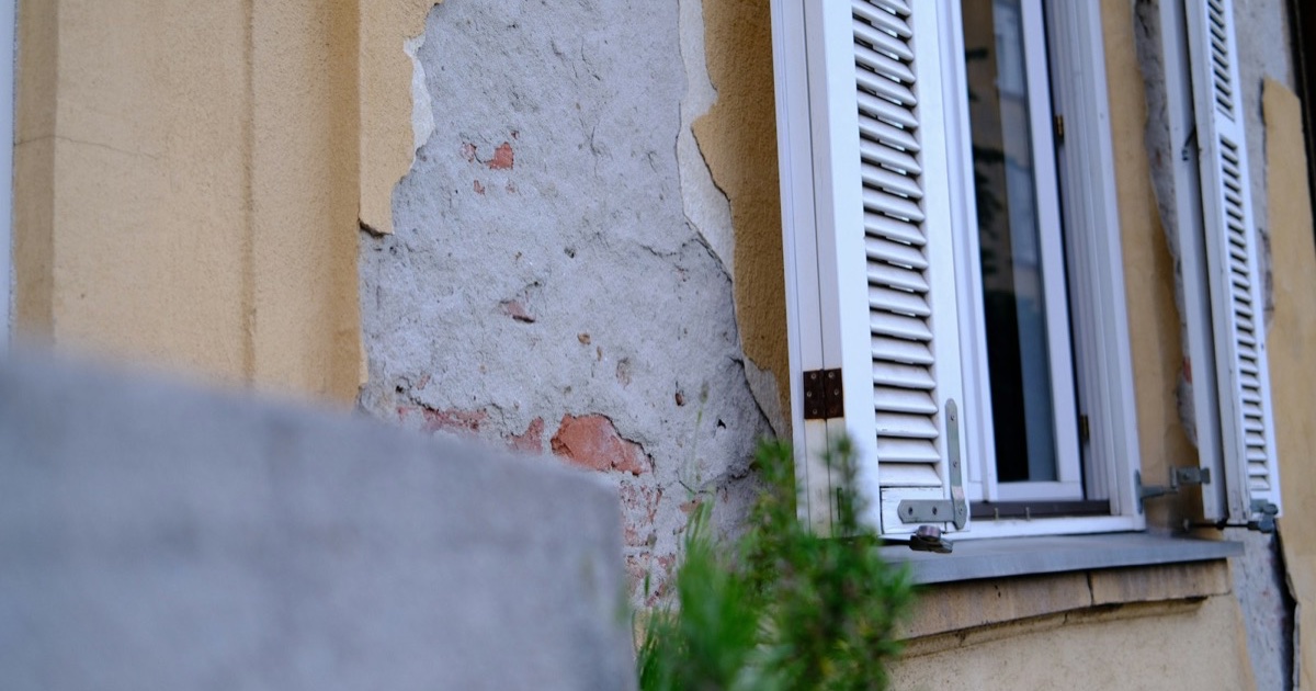 Baumängel im Zwangsversteigerungsgutachten: was in 1.109 Gutachten steht und was es kostet